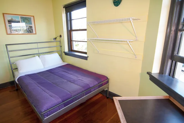 Room, Double Bed, Shared Bathroom, Small, Ocean Island Inn Backpackers Suites Hostel 7/10