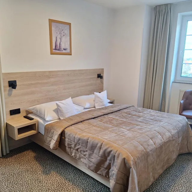 جناح عائلي، Hotel Avion 6/11