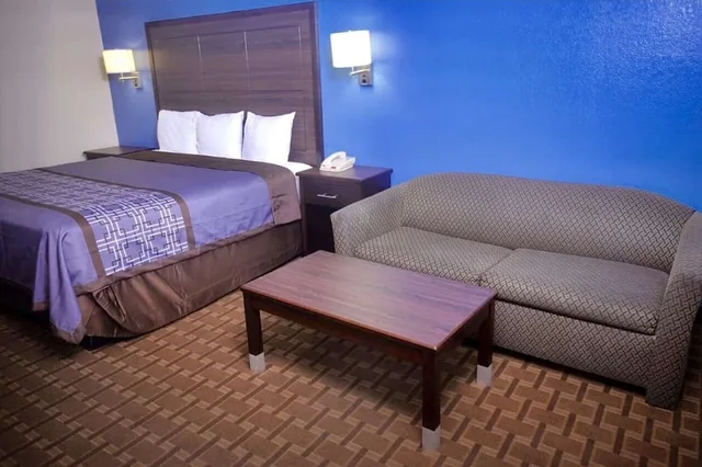 غرفة قياسية بسرير كينج مع أريكة، SureStay By Best Western Terrell 4/10