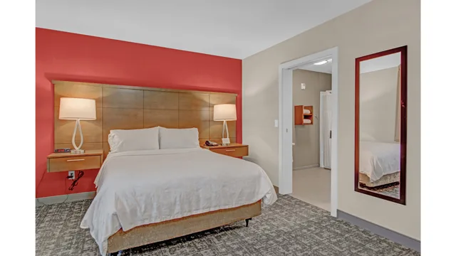 جناح استوديو بسرير كوين لذوي الإعاقة، Staybridge Suites Salt Lake-West Valley City 1/5