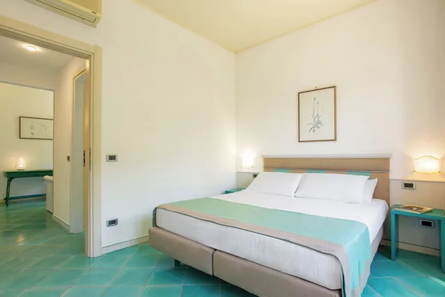 Superior, Double Bed, Private Bathroom, Sofa, Hotel La Torre 2/3