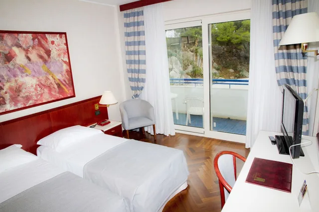غرفة عائلية ثلاثية بإطلالة على الحديقة بغرفة نوم واحدة، Splendid Hotel La Torre 2/6