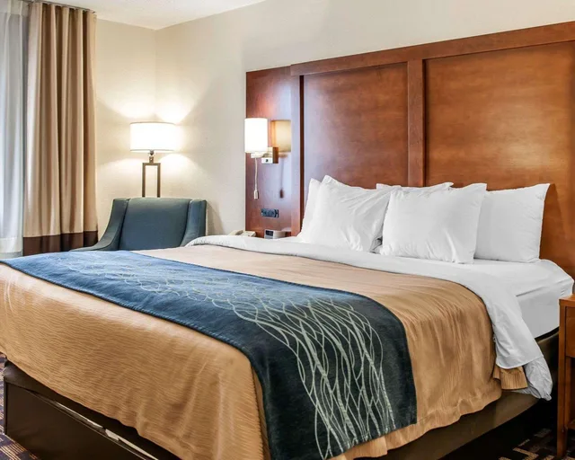 غرفة بسرير كينج، Comfort Inn Marion 2/4