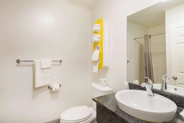 غرفة سوبيريور بسرير كينج، Motel6 Greenville, SC 3/10
