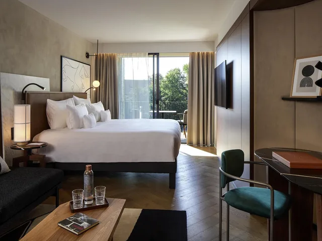 Artist, Executive, Queen Bed, Sofa, Balcony، L Esquisse Hotel & Spa Colmar - MGallery Collection 6/10