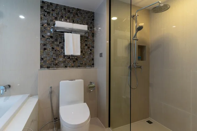 Pool Access, Mayaana Beach Resort - Formerly Golden Tulip Pattaya Beach Resort 6/10