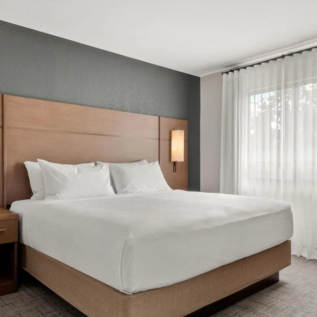 2 Bedrooms, Suite, Residence Inn by Marriott Laval 1/2