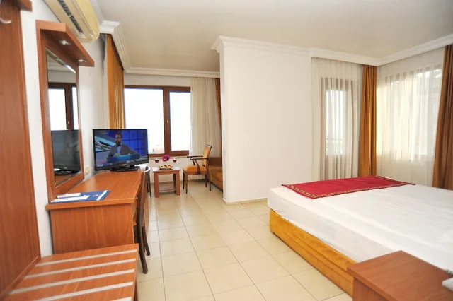 Junior Suite, Partial Sea View, Hotel Royal Hill 9/10