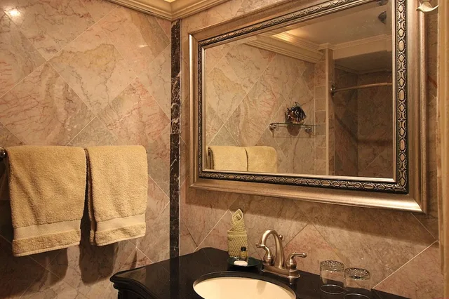 Loft, Petite, 2 Queen Beds، The Olivier House Hotel 3/4