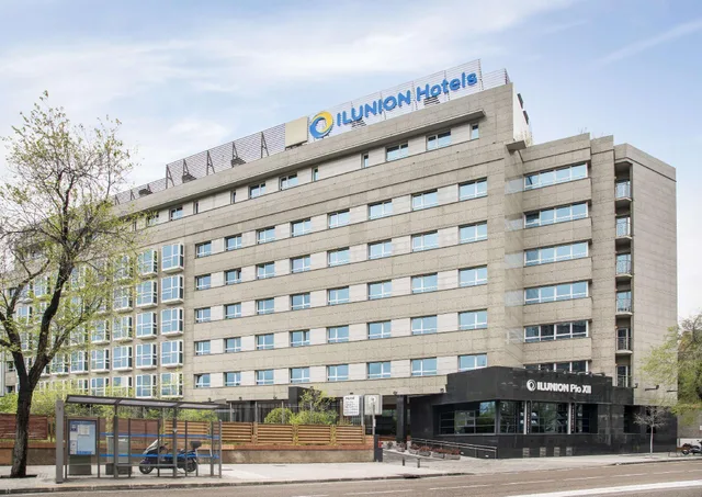 غرفة قياسية ثلاثية، Ilunion Pio Xii Hotel 1/1