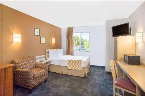 غرفة بسرير كوين، Quality Inn Yuba City/Marysville, CA 1/1