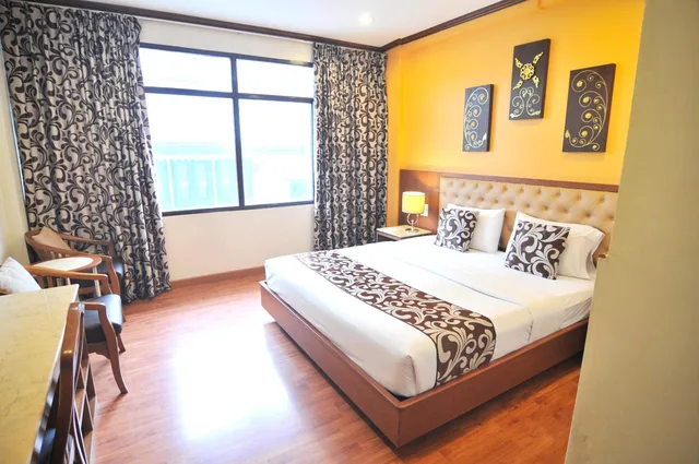 غرفة بسريرين منفصلين بإطلالة على المسبح، Malaysia Hotel 6/10
