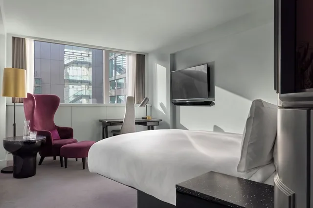غرفة قياسية بسرير كوين، Sea Containers London 4/10
