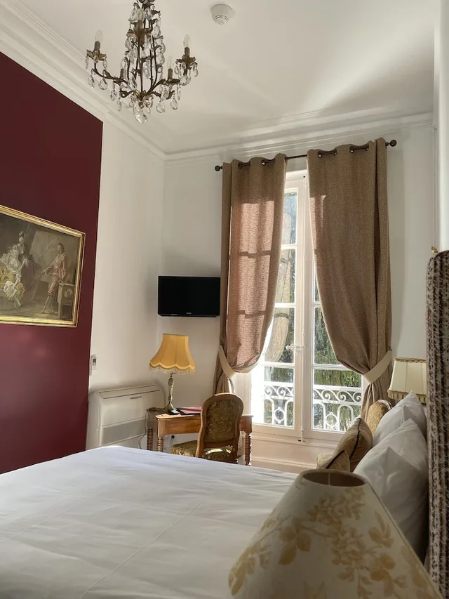 غرفة قياسية بسرير كينج، Chateau des Jacobins 2/5