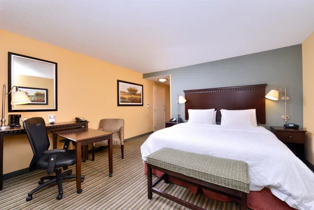 غرفة بسرير كينج، Hampton Inn & Suites Fort Belvoir Alexandria South 3/4