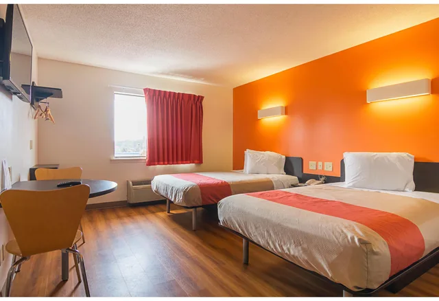 جناح، Motel6 Jonesboro, GA 1/3