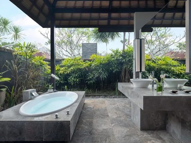 فيلا ملكية بسريرين مزدوجين بـ3 غرف نوم، Peppers Seminyak 10/10