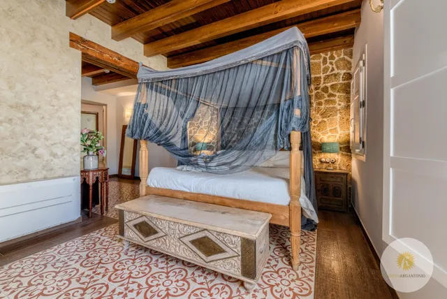جناح جونيور، Hotel Argantonio 2/5