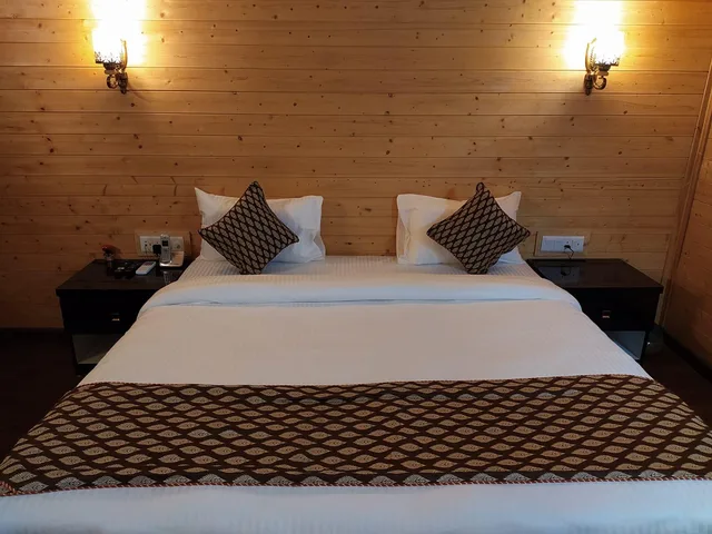 كوخ بشرفة، Hotel Ganges Grand 1/1