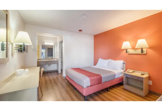 1 Queen Bed - ADA/RI Shower، Motel6 Fairfield, CA - North 4/10
