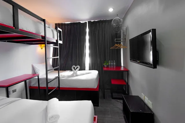 Room, Triple, Bunk Bed, Single Bed, Tune Hotel Waterfront Kuching 4/9