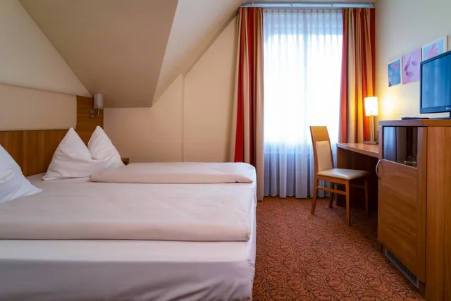 غرفة قياسية بسرير مزدوج، Hotel Am Stadtpark Hilden 6/10