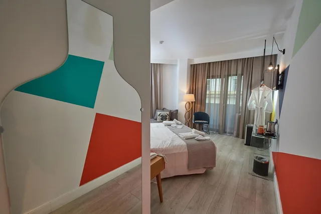 Junior Suite, Balcony, Blue Bottle Hotel 6/10