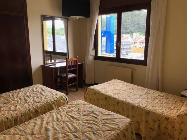 Traditional, 3 Beds, Hotel Costa Cantabra 1/1