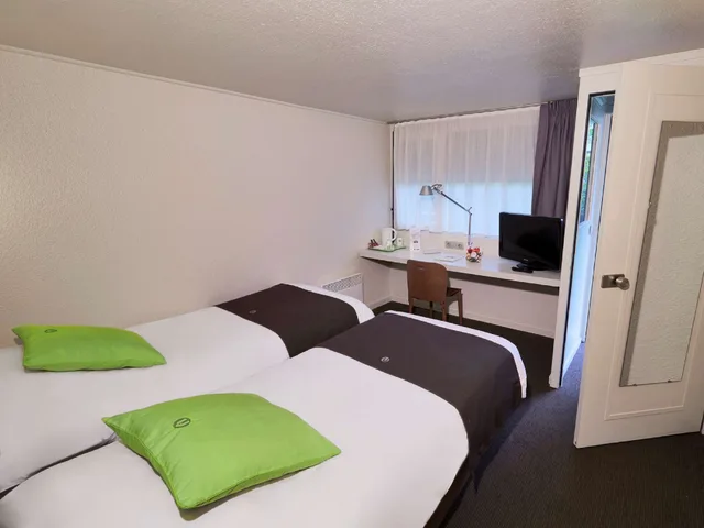 Next Generation, Superior, Twin Beds، CAMPANILE VERSAILLES - BUC 2/6