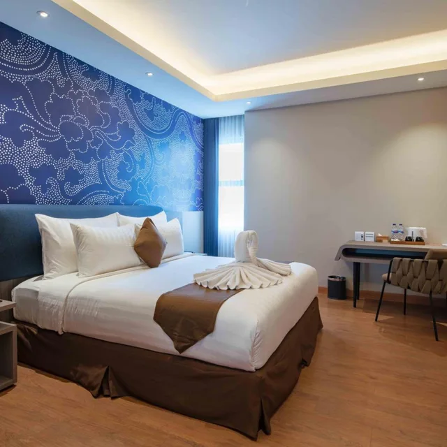 غرفة عائلية، Luminor Hotel Airport Sidoarjo By WH, Best Choice and Strategic Location with a Rooftop area in Town 1/3