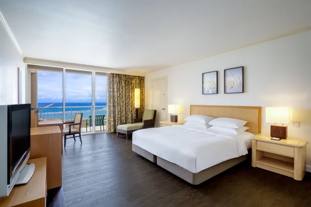 Room, King Bed, Ocean Front, Hyatt Regency Guam 1/8