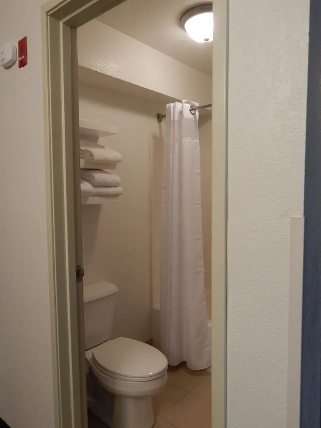 غرفة قياسية بسرير كينج، Best Western Celina 6/7