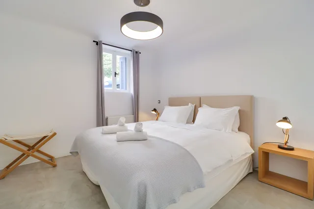 Semi Basement, 1 Bedroom, Apartment, King Bed، Athens Residence Apartments 1/3