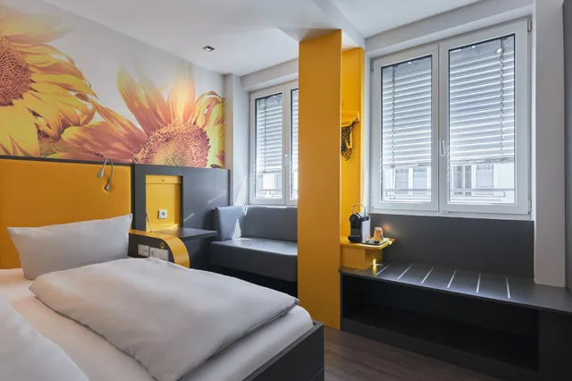 Best, Queen Bed، Buddy Hotel 1/1