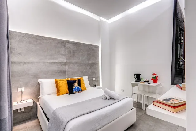 جناح بسرير كوين مع أريكة بحوض جاكوزي، Gallery Suite Naples 2/7