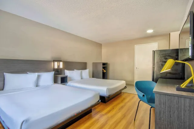 غرفة قياسية بسريرين مزدوجين لذوي الإعاقة، Studio 6 Extended Stay - Austin, TX - Midtown 6/10