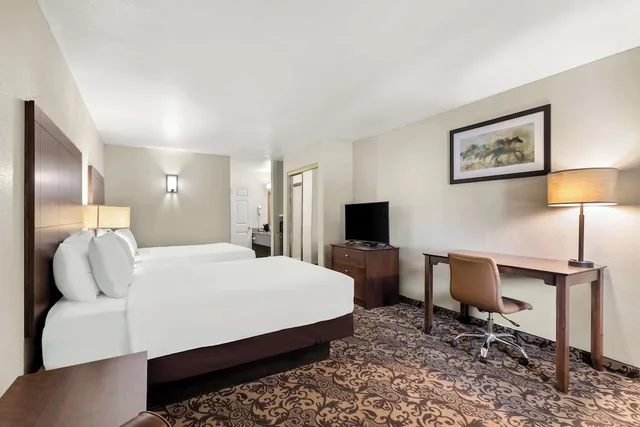 غرفة قياسية بسريرين كوين للمدخنين، Best Western George West Executive Inn 3/8