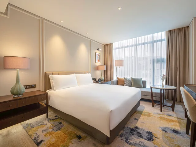 غرفة سوبيريور بسرير كينج، The Ambassador Seoul - A Pullman Hotel 1/1