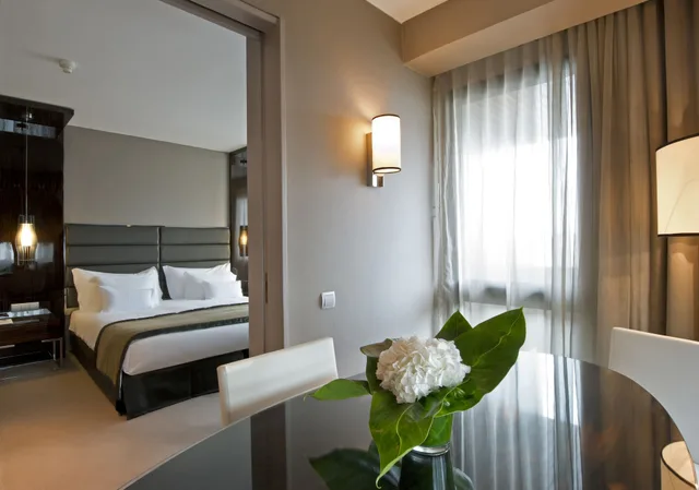 جناح بسرير كينج، Altis Grand Hotel 3/7