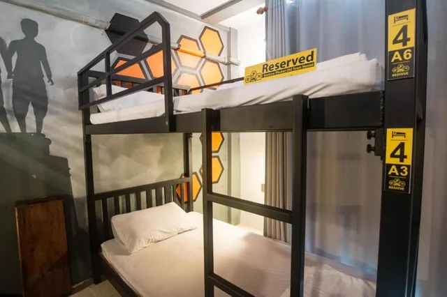 سكن مشترك مختلط بسريرين كوين، Beehive Phuket Old Town - Hostel 1/2