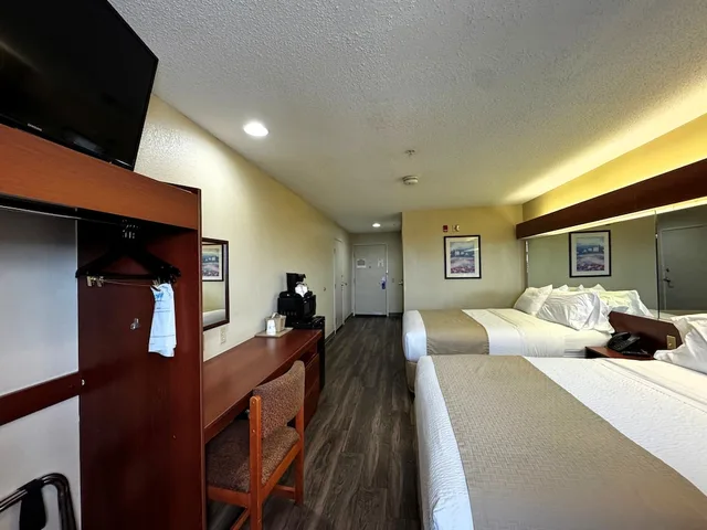 غرفة قياسية بسريرين كوين لذوي الإعاقة، Microtel Inn & Suites by Wyndham Hattiesburg 5/7