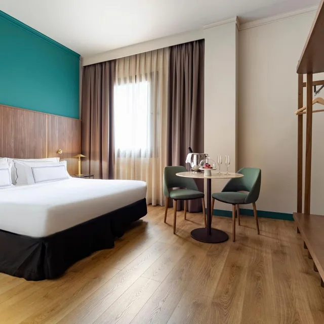 غرفة بريميوم بسرير مزدوج، Melia Milano Hotel 4/9