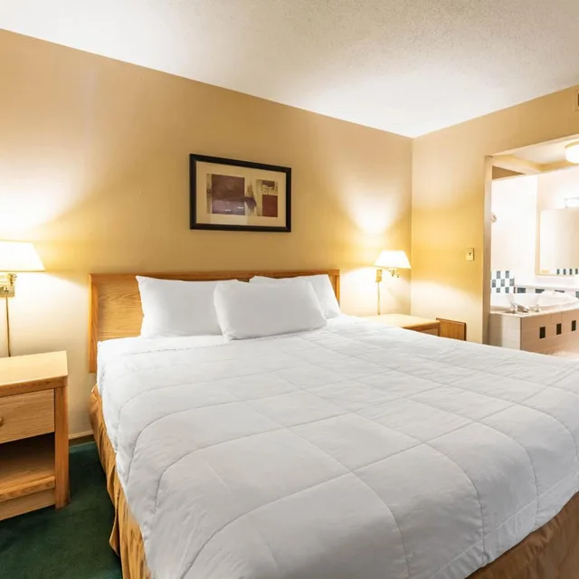 جناح ديلوكس بسرير كينج بجاكوزي للمدخنين، Americas Best Value Inn Suites St Marys 2/5