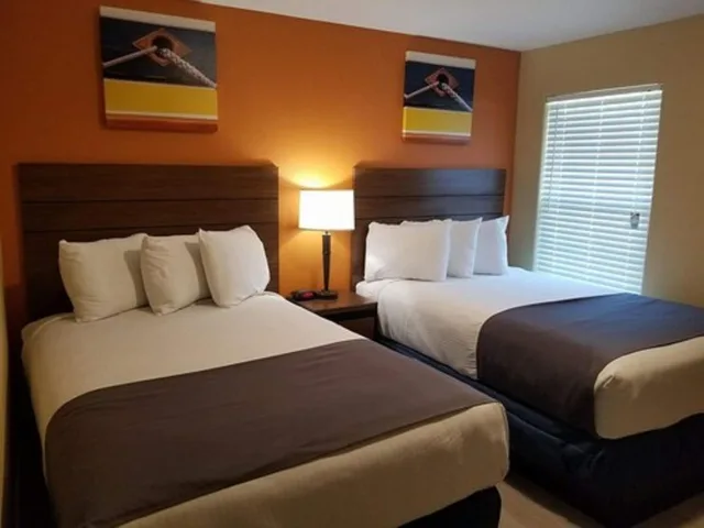 جناح بسريرين كوين مع أريكة، Captain Apos S Quarters Inn 2/2