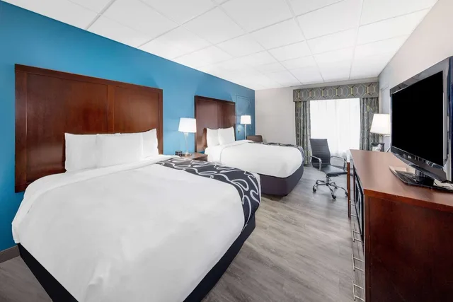 غرفة بسريرين كوين لذوي الإعاقة، La Quinta Inn Lynnwood 1/8