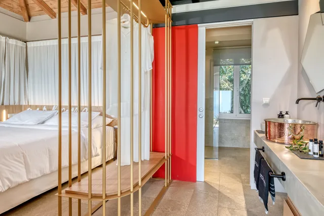 Grand, Suite, Double Bed, Private Heated Pool، Art Blue Villas 4/5