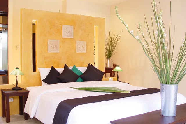 غرفة بسرير مزدوج أو سريرين منفصلين بجاكوزي، The Old Phuket Karon Beach Resort 1/2