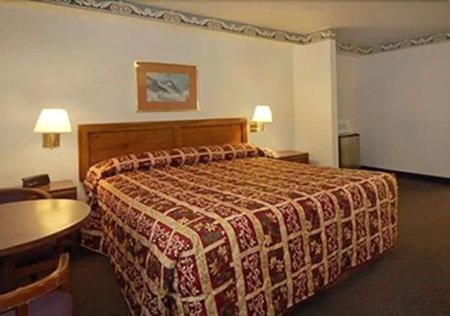 غرفة قياسية بسرير كينج، Econo Lodge Monterey Fairgrounds 3/3