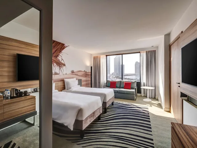 غرفة قياسية بسرير مزدوج بإطلالة على المدينة، Novotel Sharjah Expo Centre 10/10