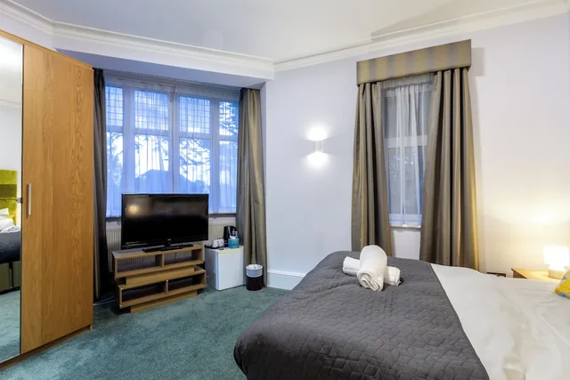 غرفة أساسية بسرير مزدوج، Gatwick Inn 2/3